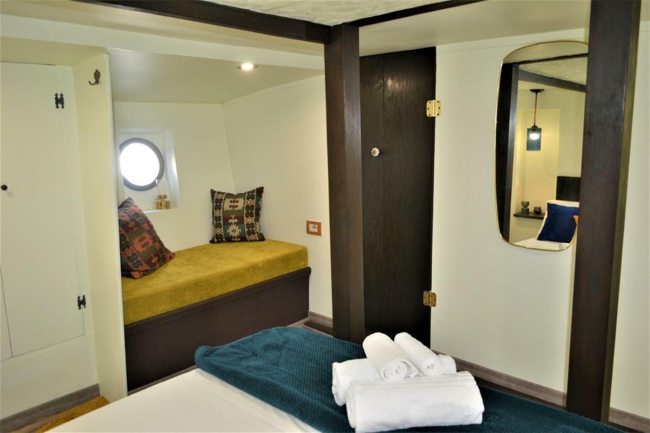 Pillirina House-Boat Hotel Marzamemi Exterior photo